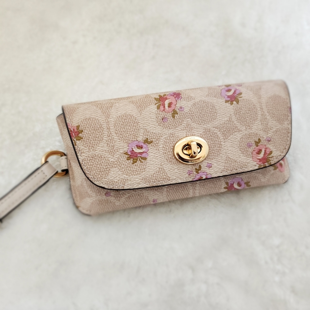 Coach Sunglass Case In Floral Canvas